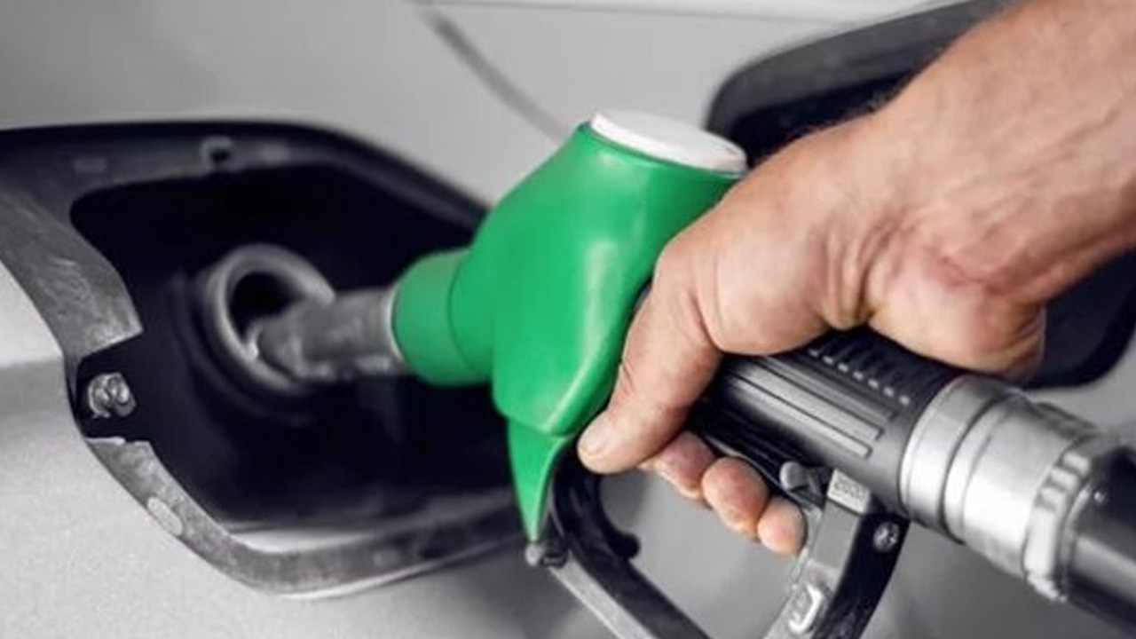 Ve indirim haberi geldi: Akaryakıt alacak olan vatandaşlar dikkat! Benzin ve motorin fiyatları…