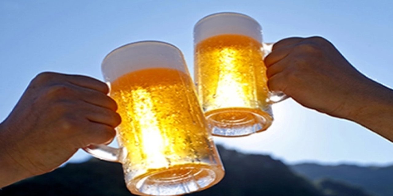 Dünyanın en zengin adamı milyonlarını 'biraya' yatırdı! Beyzbol maçında bira içerim...