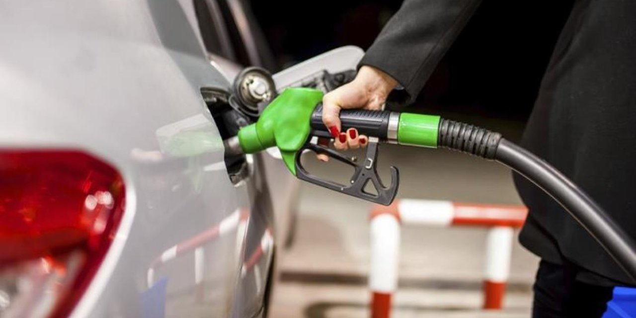 Depoyu hemen fulleyin! İstanbul , Ankara ve İzmir'de indirim üstüne indirim! Benzin, Motorin, LPG fiyatları...