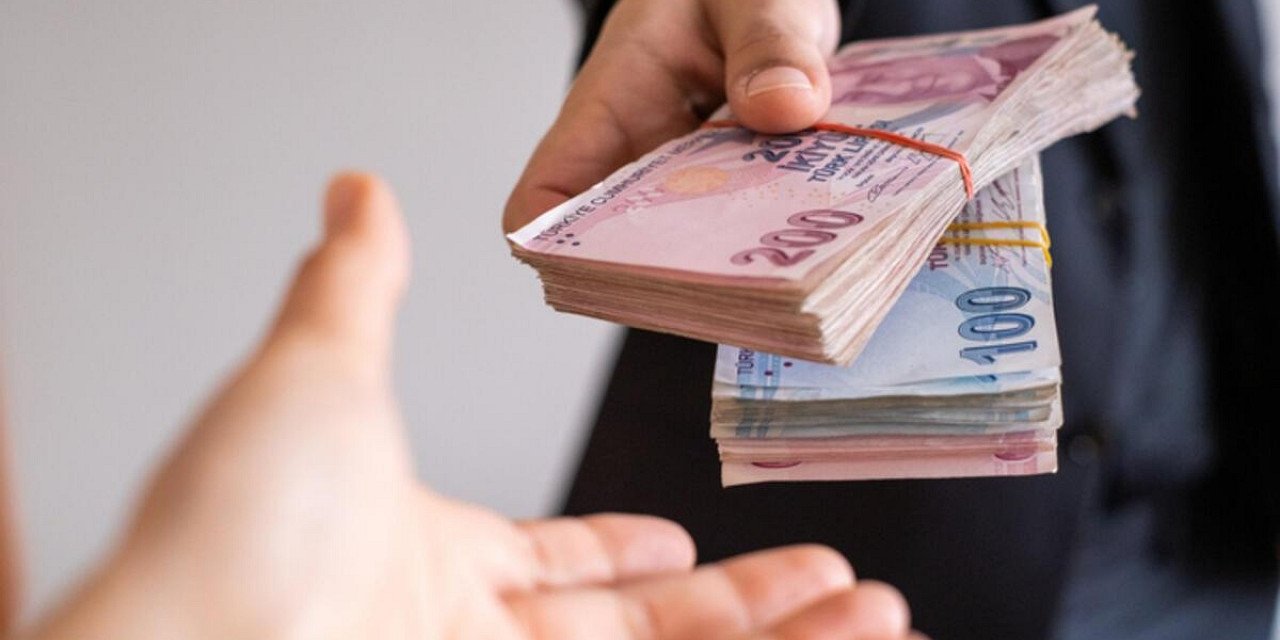 Faiz oranları dibi gördü, o bankadan ihtiyaç kredisi çekmenin tam zamanı!