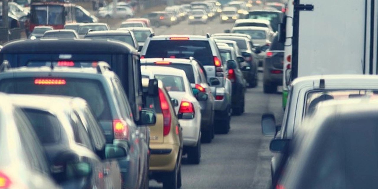 Deprem dengeleri değiştirdi! 15 Milyon nüfuslu İstanbul'da göç dalgası başladı! Trafik sıkıştı, insanlar kaçıyor...