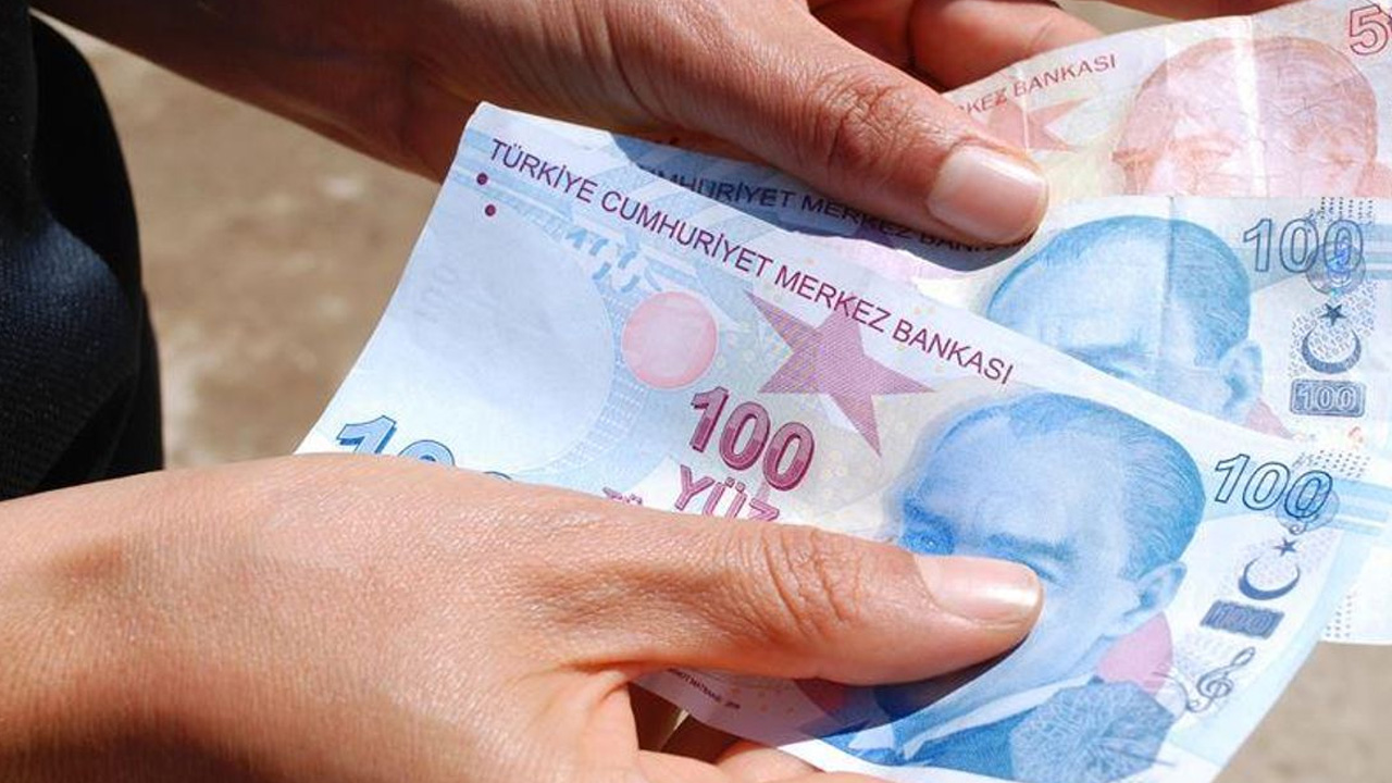 Burs alan üniversite öğrencilerine duyuruldu: Burs miktarları yükseltildi, bu aydan itibaren zamlı alacaksınız!