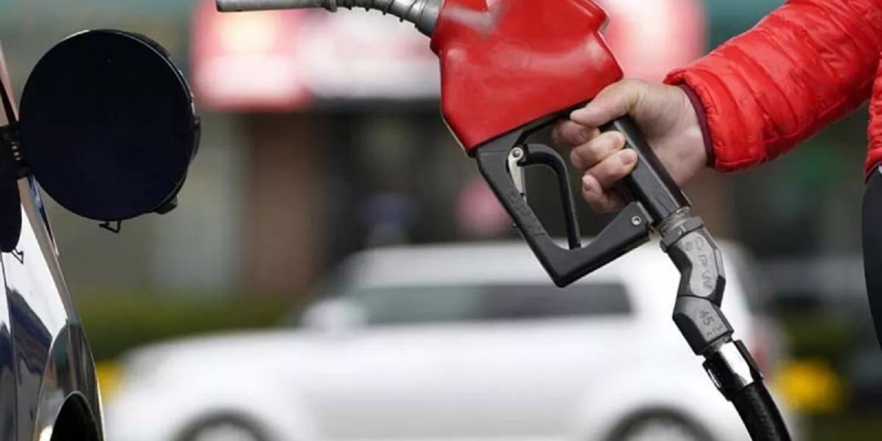 Milyonlarca araç sahibini ilgilendiriyor! Motorine bu akşam zam gelecek!