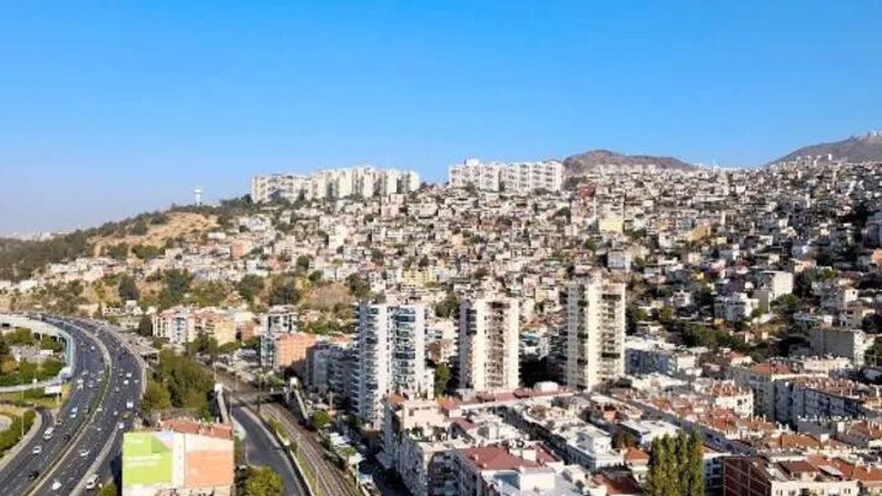 Bayraklım Kart dönemi başlıyor: İzmir’de yaşayan vatandaşlara duyuruldu! Ücretsiz dağıtılacak