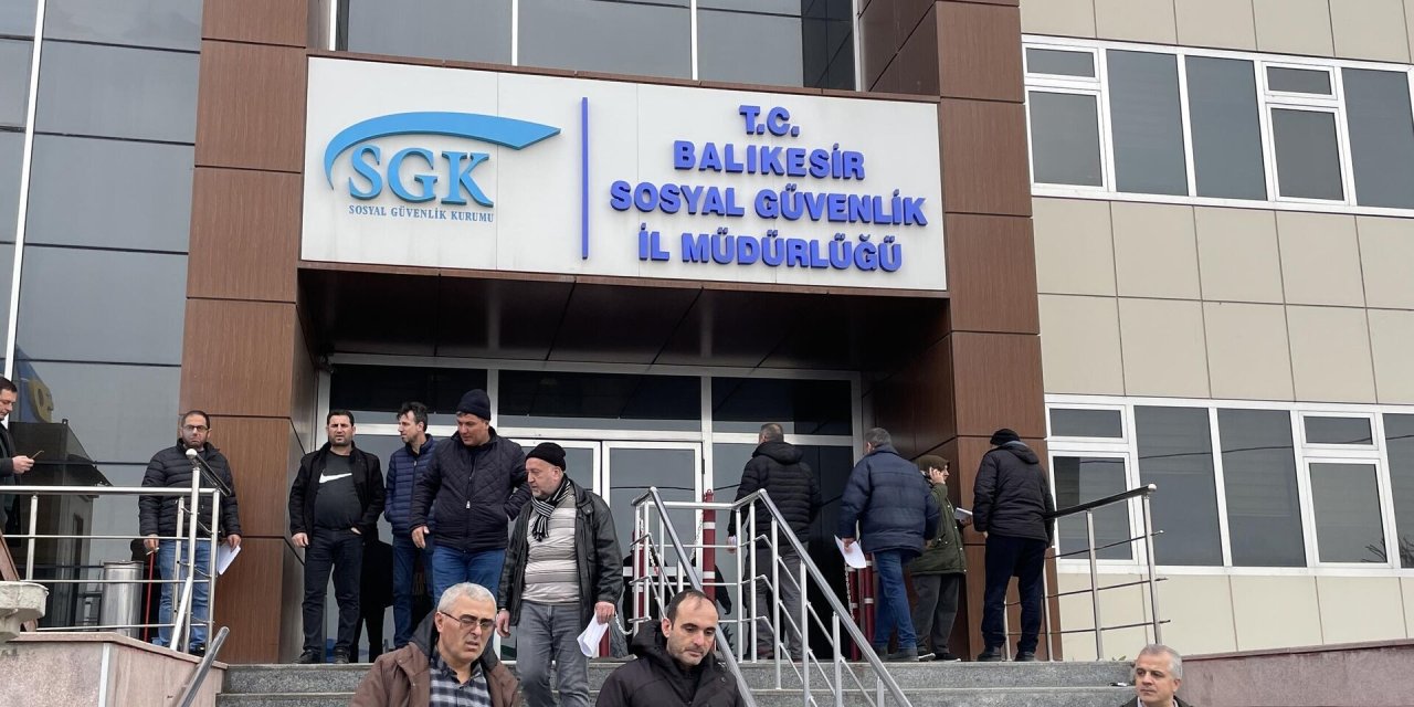 EYT'lileri korkutan 3 yıllık hizmet süresi şartı Sosyal Güvenlik Kurumu tarafından yalanlandı!