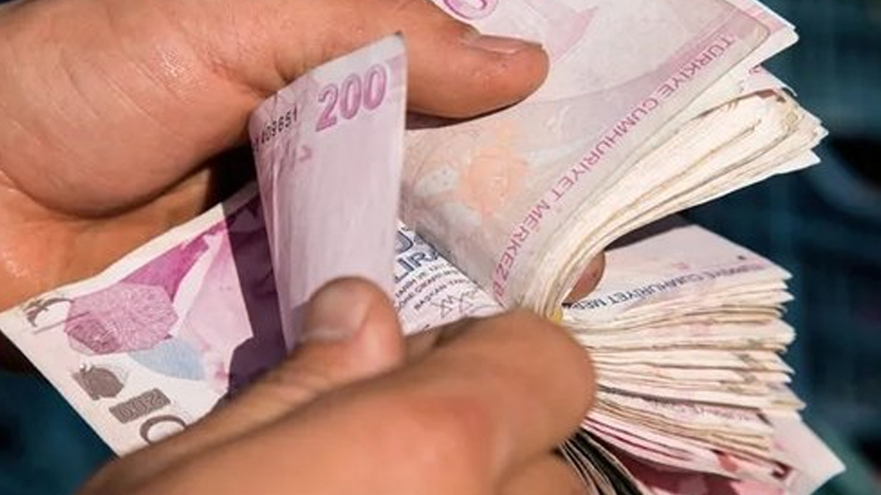 Öğrenim ve katkı kredisi, trafik cezaları, MTV, araç muayenesi: Vatandaşlara ödemeler ile ilgili duyuru yapıldı!