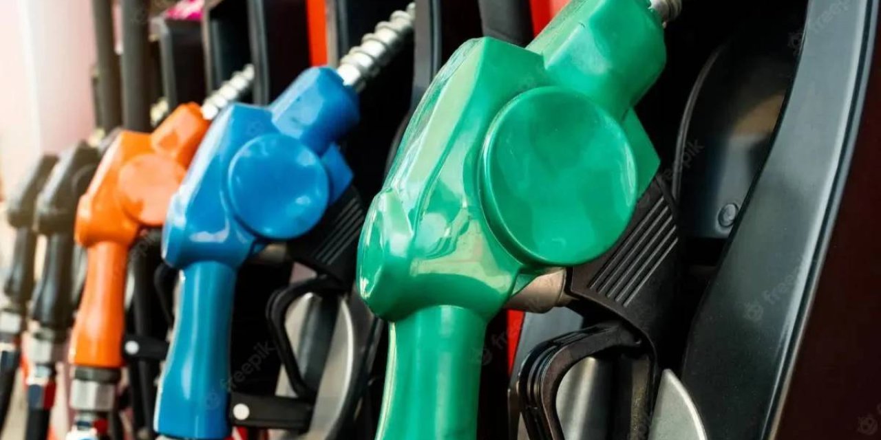 Araç sahiplerinin gözleri fiyat tabelalarında! Benzine indirim gelecek mi? ABD Rusya gerginliği fiyatları nasıl etkileyecek?