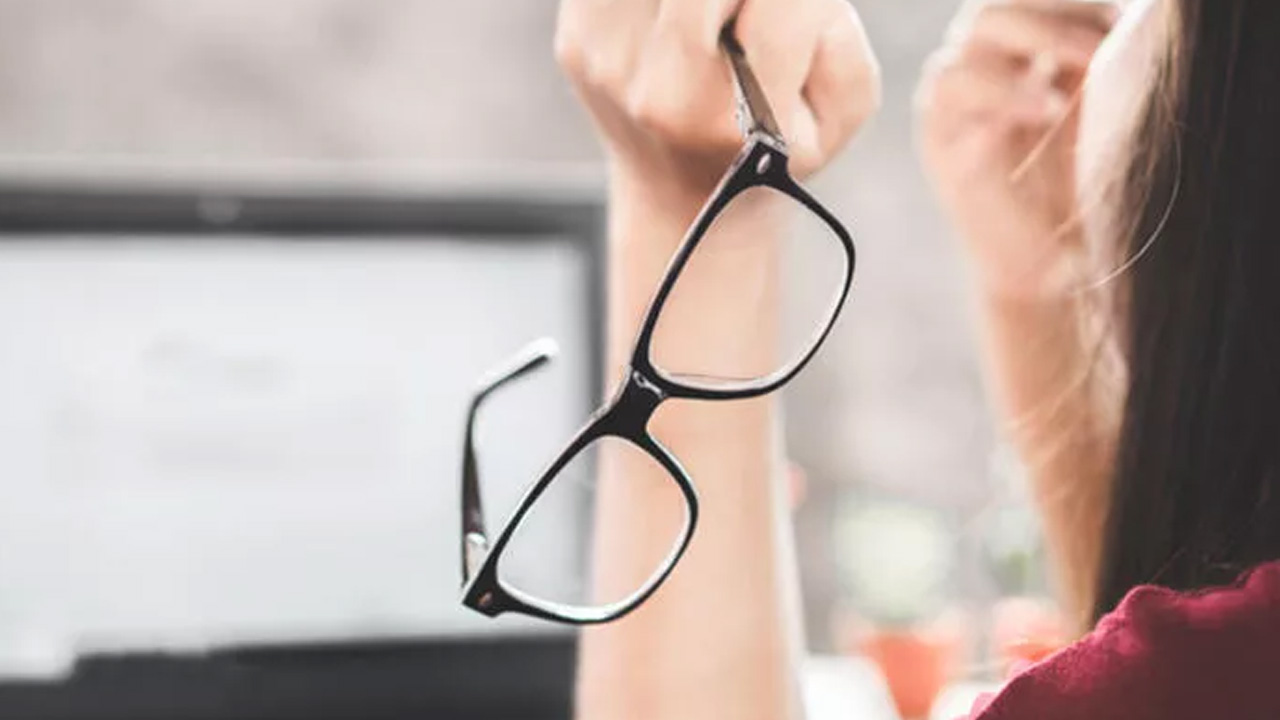 Gözlük kullanan vatandaşlar için duyuru yapıldı: Bakan Bilgin açıkladı!