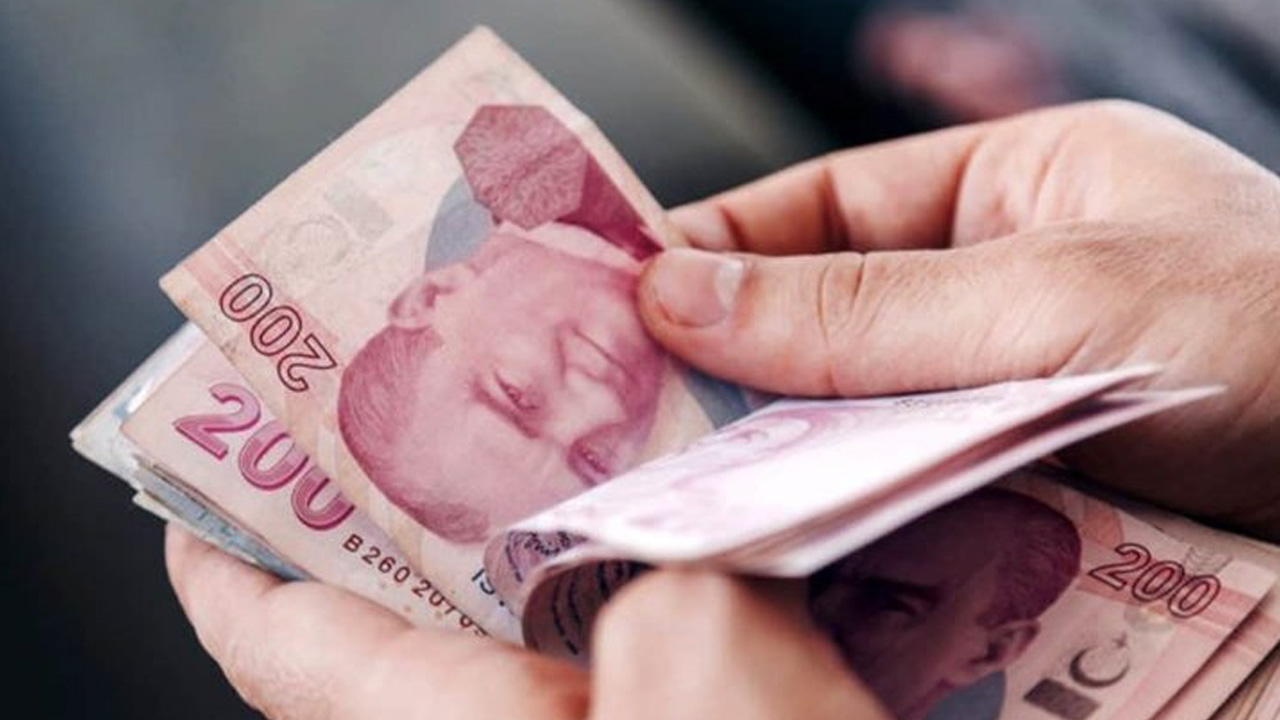 Emeklilere aylık 481 TL geri ödeme ile kredi veriliyor: Banka duyurdu!