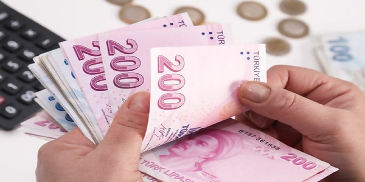 18 yaşını doldurmuş herkese 10 Bin TL veriyor!  Banka bugün duyurdu: Tek yapmanız gereken şubeye gitmek ve...