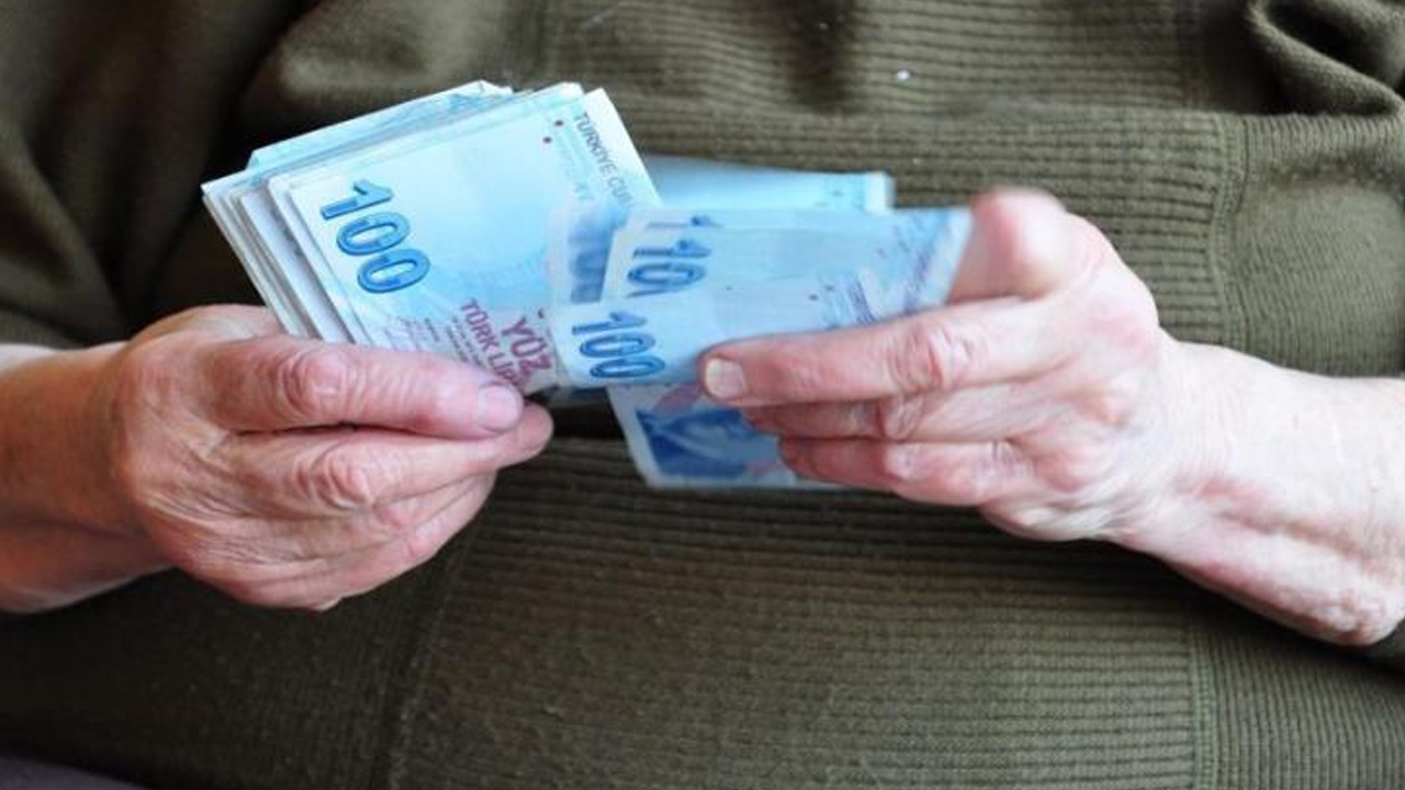 SSK emeklisi, Bağ-Kur emeklisi bayram ikramiyesi açıklaması yapıldı! Emekliler ikramiyeleri bu tarihlerde…
