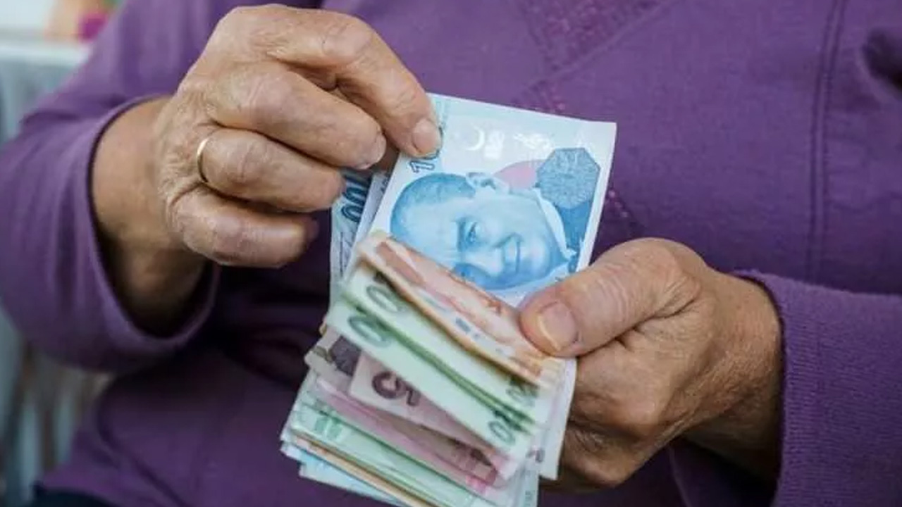 SSK, Bağ-Kur, Emekli Sandığı kapsamında olan vatandaşlara biraz önce duyuruldu: e -Devlet  üzerinden maaş ve ödeme tarihi...