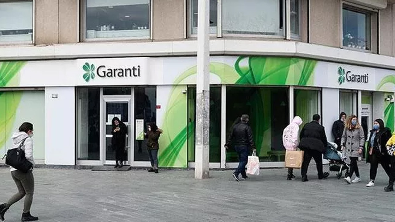 Müşteri olanlara 1000 TL verecek: Banka duyurdu,  şubeye gitmeden müşteri olanlar kazanacak!