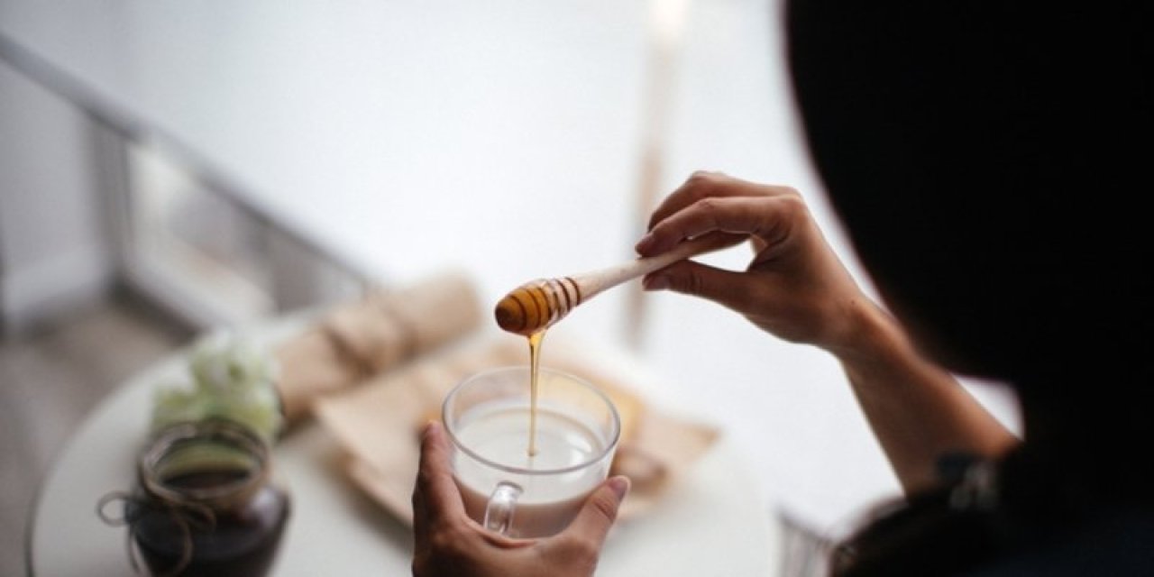 Cesareti olan oruçluyken denesin! İçen yerinde duramıyor! Sadece iki malzeme ile doping etkisi…