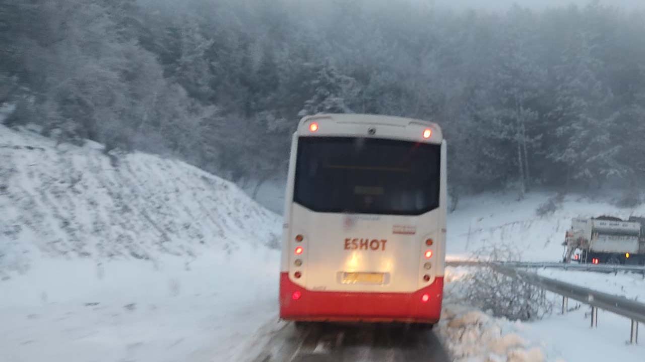 İzmir’de kar yağışından sonra Tunç Soyer’den duyuru: Ödemiş, Bozdağ, Karabağlar ve Menderes'te…