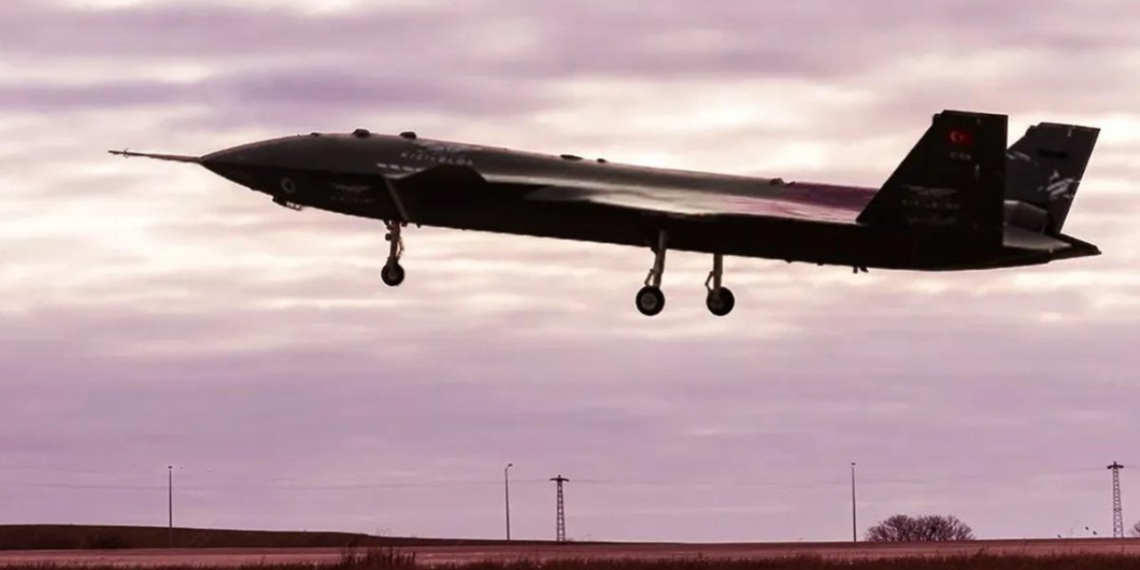 Bayraktar Kızılelma uçuş testleri başarıyla tamamlandı! İnsansız hava uçağı 2024'te seri üretime geçecek!