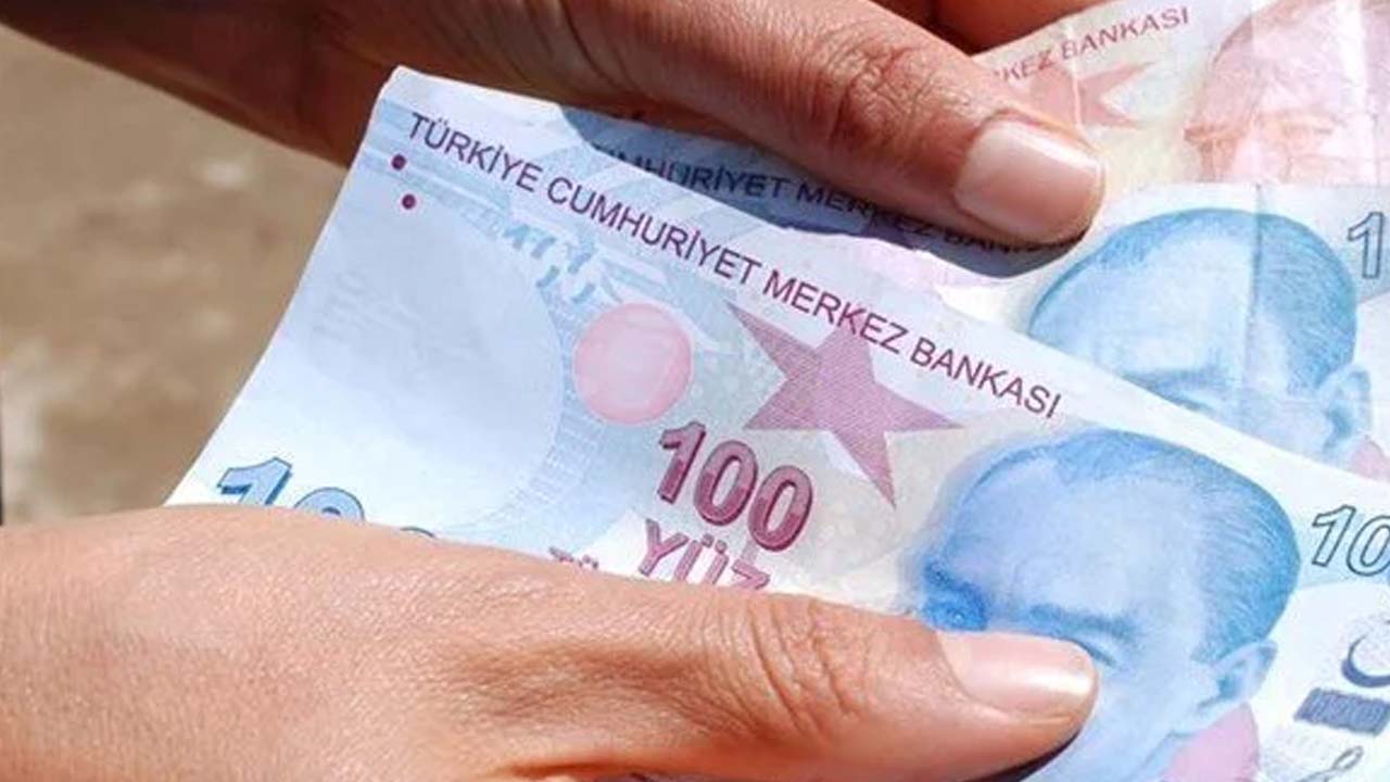 Burslara zam yapıldı: Lisans öğrencileri artık 1875 TL alacak!