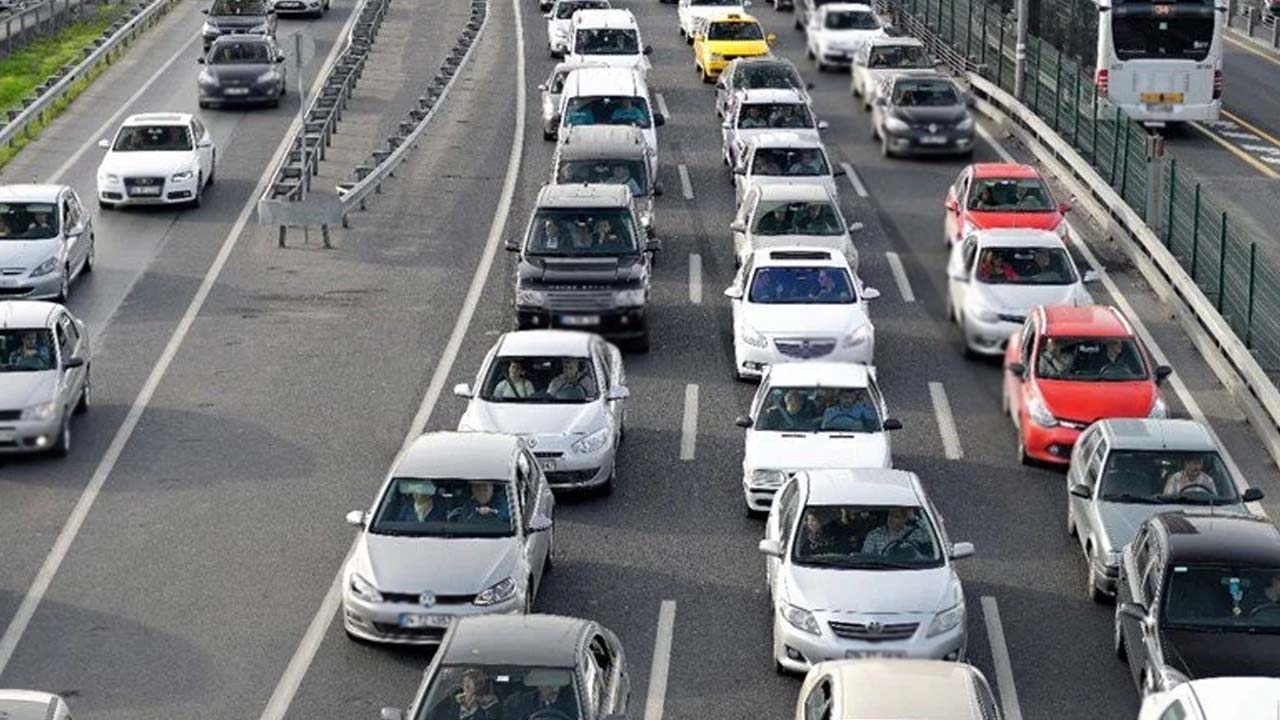 İstanbul’da ehliyet sahibi herkesi ilgilendiriyor: Bu akşam için vatandaşlara duyuru yapıldı!