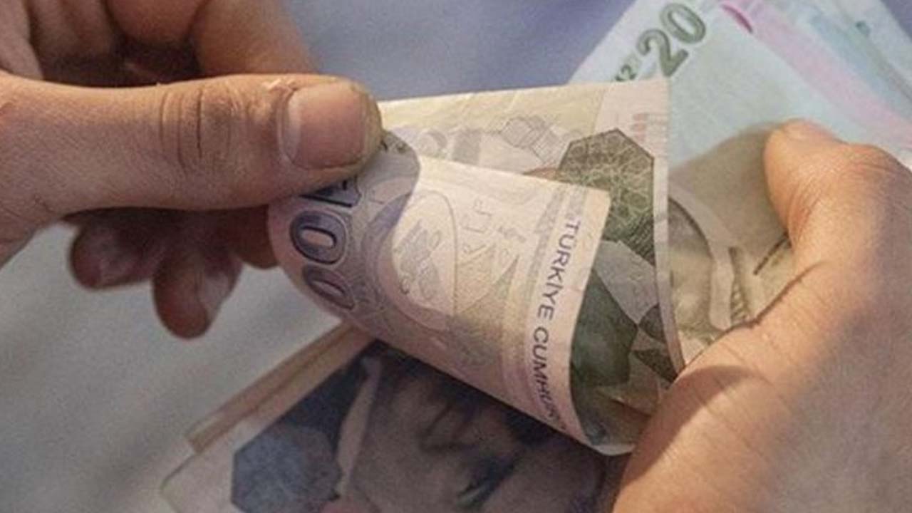 Üniversitelerin 1,2,3,4. sınıfında okuyan öğrencileri ilgilendiriyor: Bayram harçlığı müjdesi verildi!