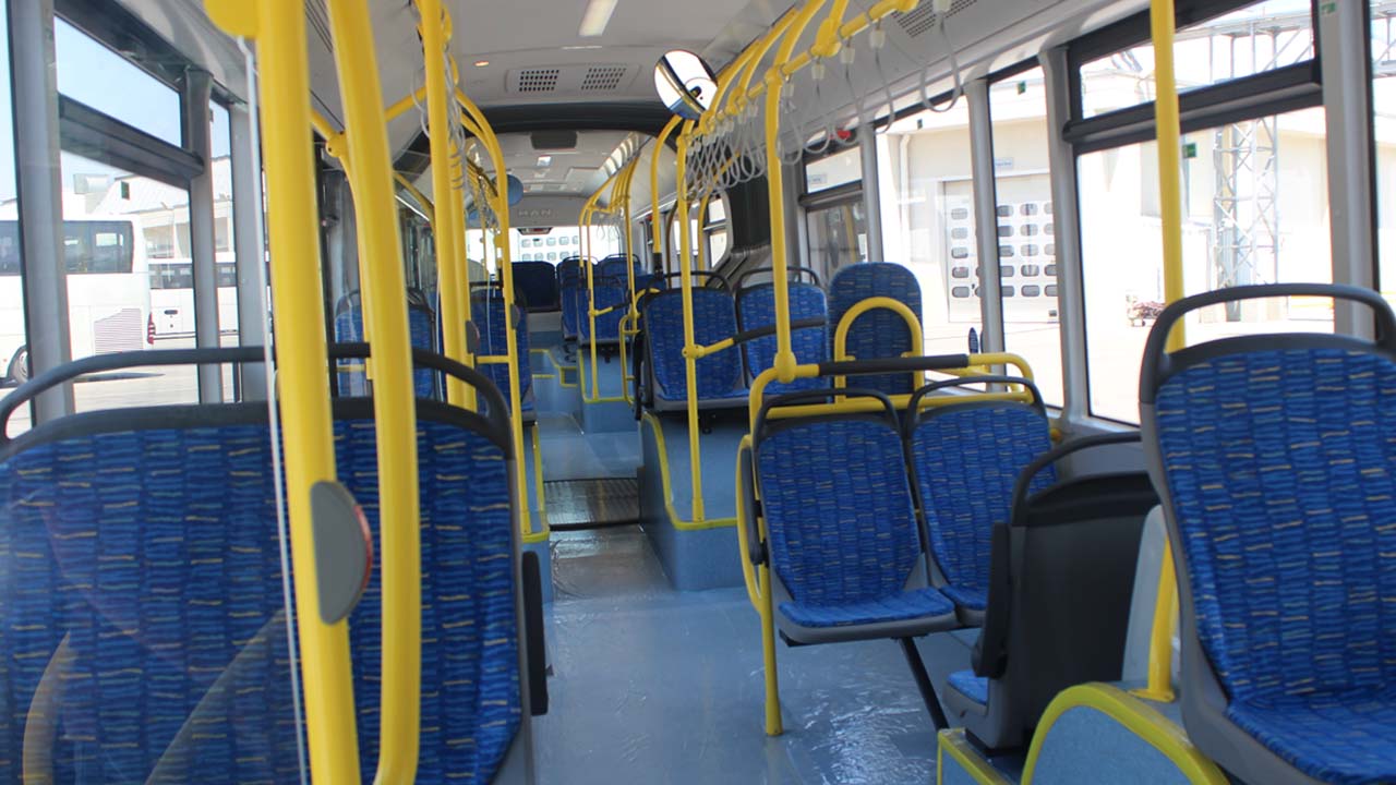 Burdur, Alanya, Ankara, İzmir, Adana, Kocaeli ve 26 diğer yerde toplu taşıma araçlarına binen vatandaşlar: 30 Nisan'a kadar...