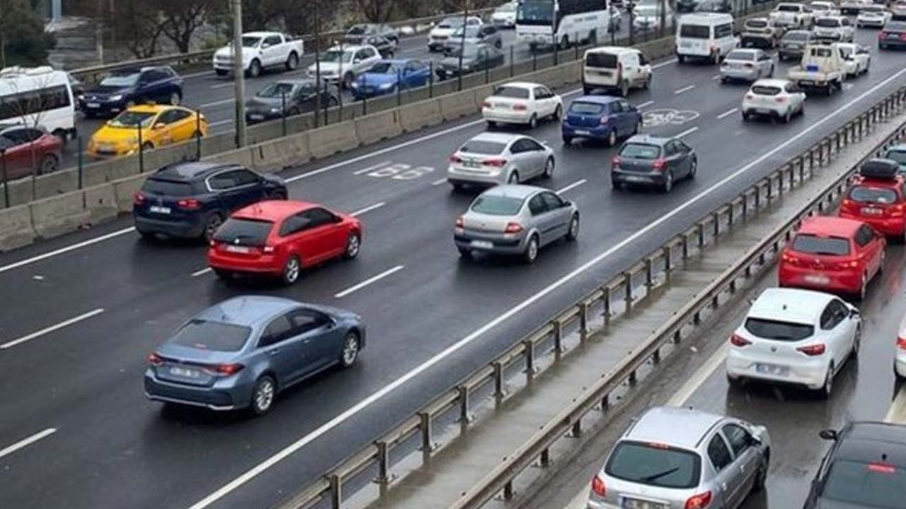 20 Gün sürecek: İstanbul’da araç kullanacak vatandaşlara belediye duyuruda bulundu!