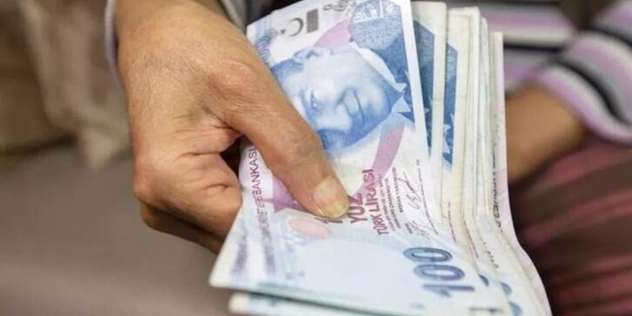 Halkbank emekliye 15 Bin TL veriyor! SSK, BAĞ-KUR, 4A, 4B, 4C Emekli Sandığı hepsi faydalanabilir