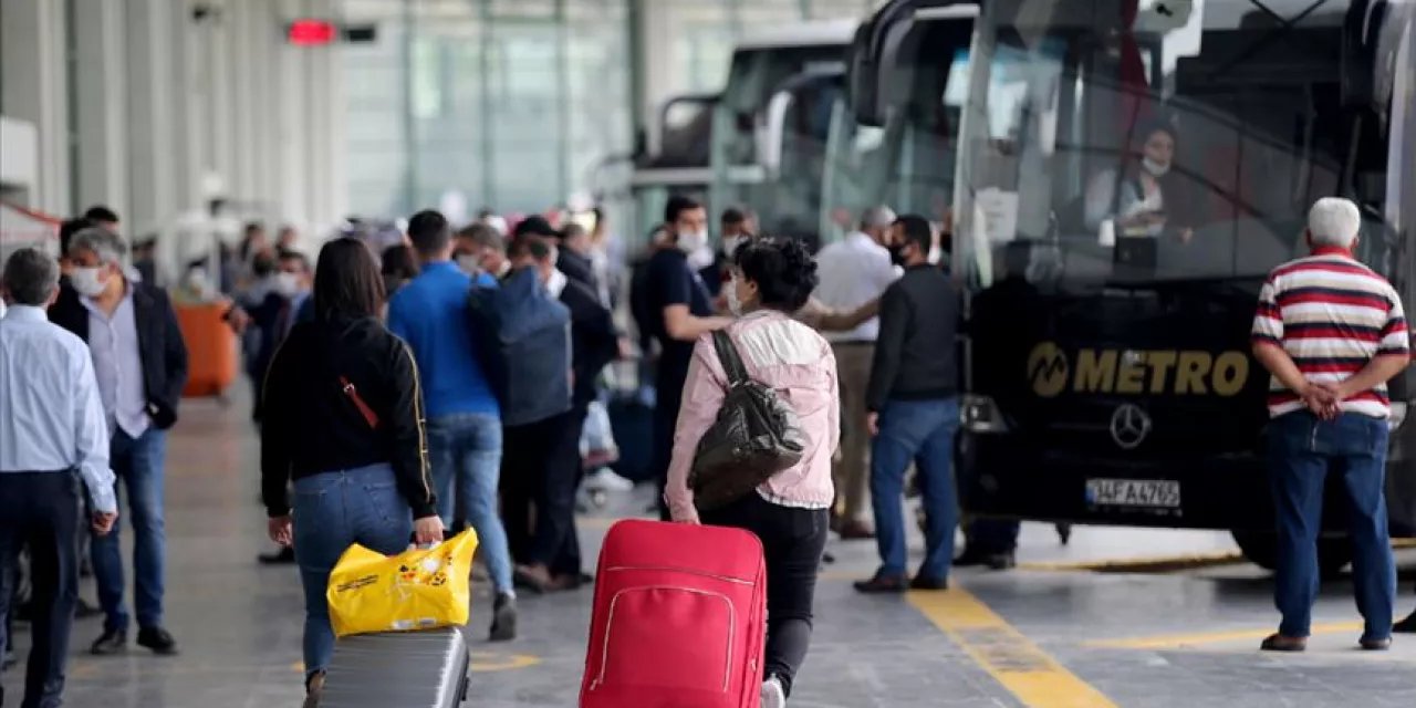 79 ilde otobüs biletleri tükendi! Bayram yolculuklarında tıkanma
