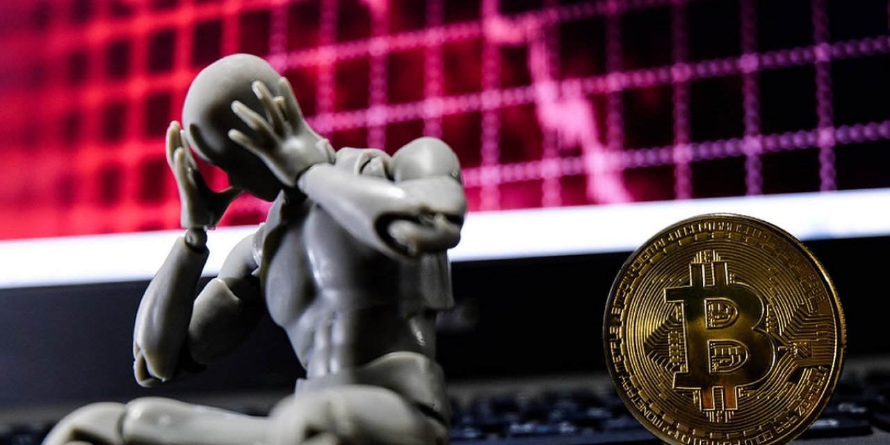 Bitcoin, flaş bir çöküşle 15 dakikada yüzde 3 eridi: 30.000 doların altına düştü, altcoinler kan ağlıyor!