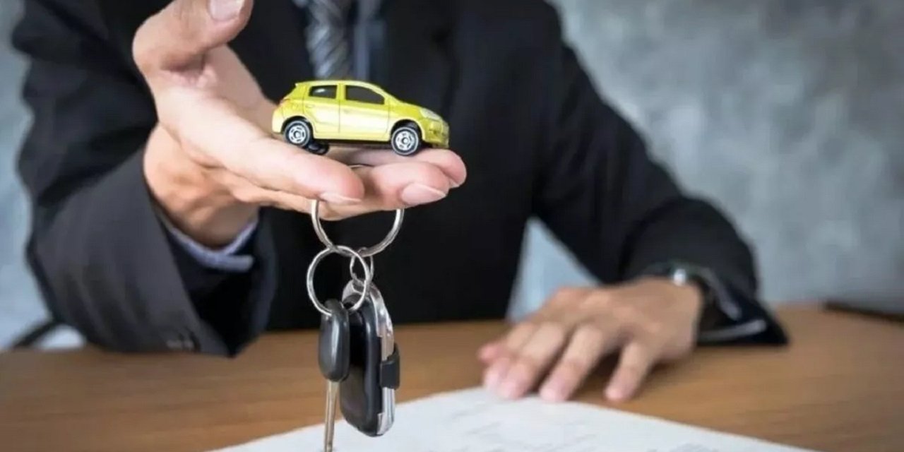 Halkbank, bayram öncesi taşıt kredisinde büyük fırsatı açıkladı! Yüzde 0.64 faizle herkes araç sahibi olacak!