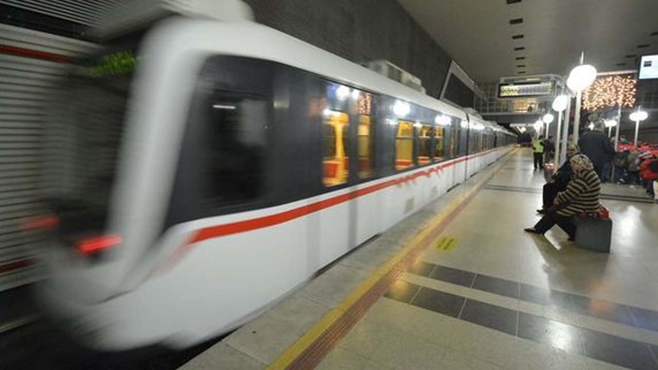 Gündüz ve akşam saatlerinde İzmir’de Metro’ya binecek olanlar: Bayram günleri için duyuru yapıldı!