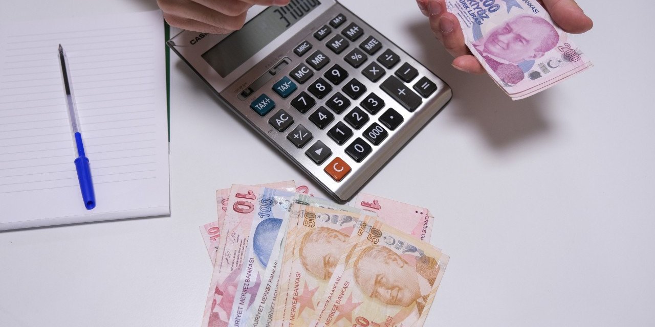 Asgari ücrete zammın ayak sesleri resmen duyuldu! Asgari ücret ara zammı ne kadar olacak?