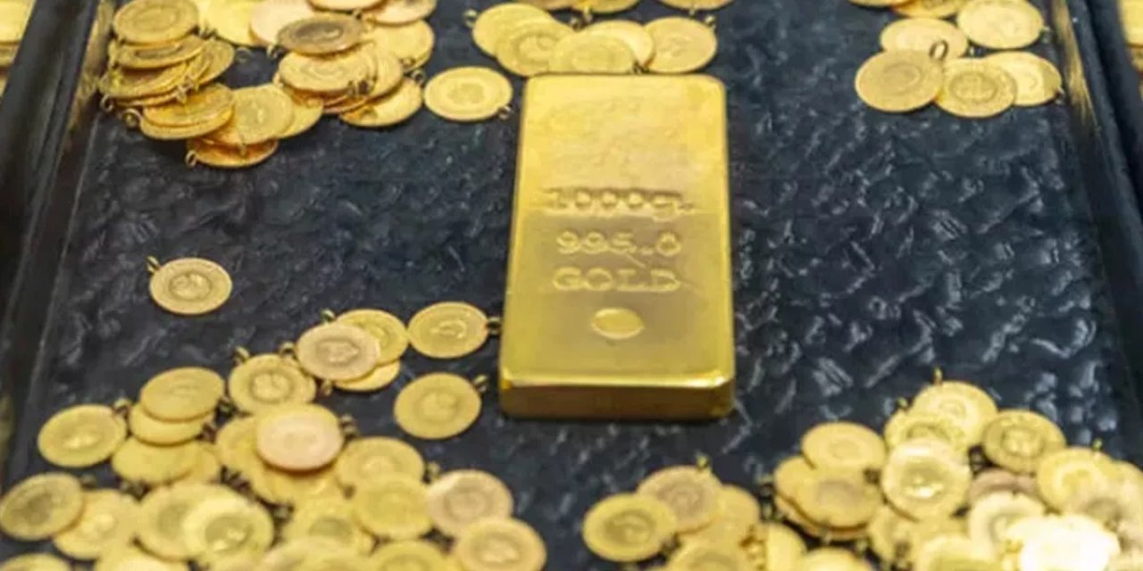 Küresel piyasalardaki resesyon endişesi güvenli liman olarak görülen altının fiyatlarını yükseltmeye devam ediyor.