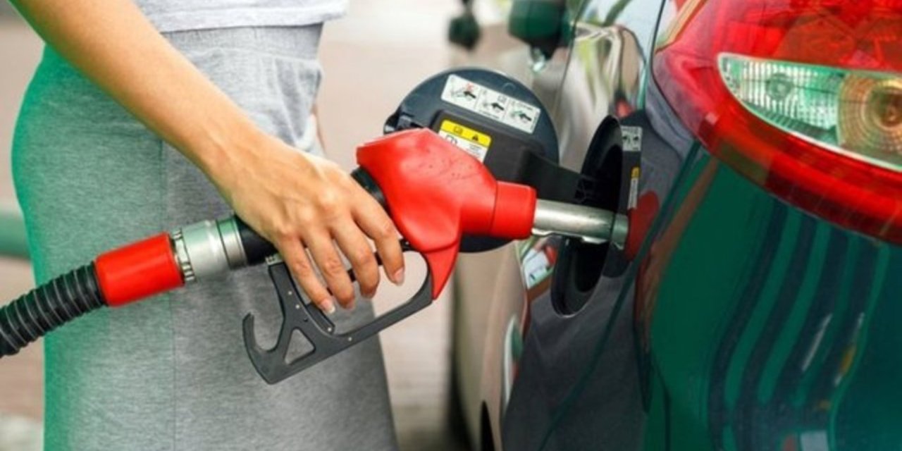 Akaryakıtta 3 gün içinde iki kez indirim yapıldı, sürücüler bayram etti! 27 Nisan 2023 benzin – motorin fiyatları!