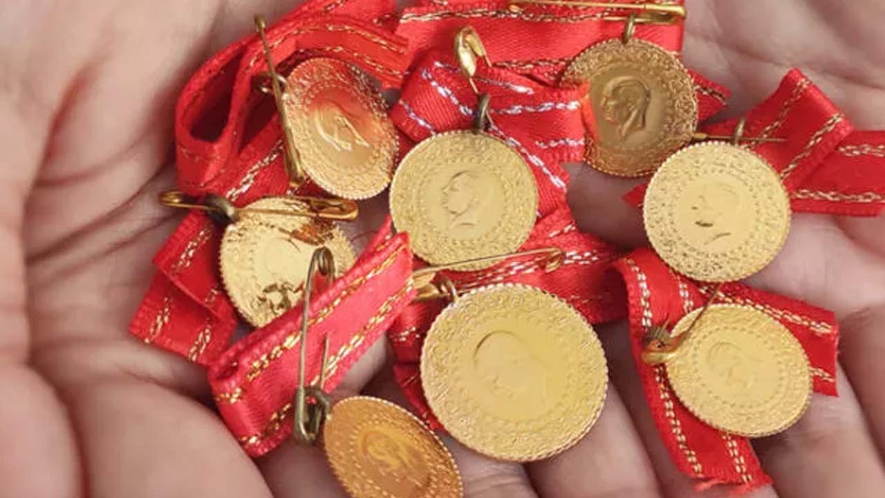 Nisan ayı bitmeden altın alacak vatandaşlar: Gram, çeyrek, yarım, reşat altın fiyatları…