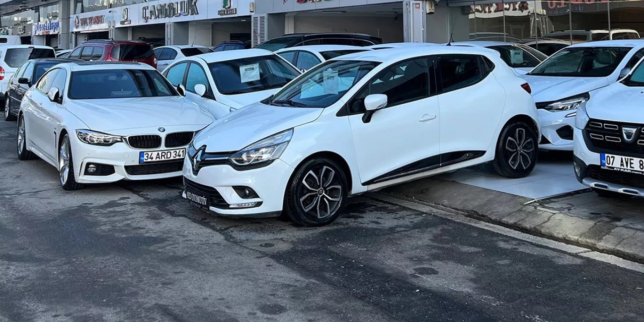 14 Mayıs’tan önce ikinci el araç piyasası hareketlendi! Sektör temsilcilerinden net açıklama: Yüzde 10 zam kapıda!