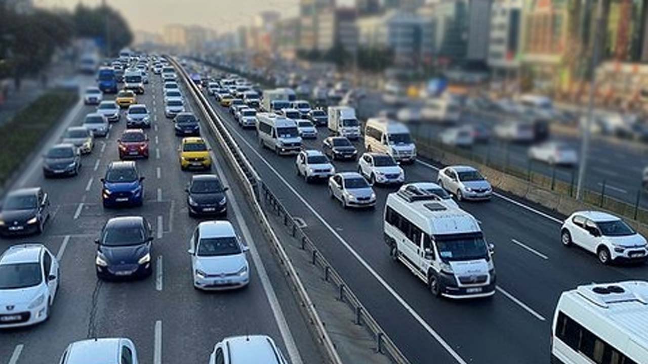 A,B,C veya D sınıfı ehliyeti olanlar:  Herkesi ilgilendiren duyuru yapıldı, artık  cep telefonlarına SMS olarak gönderilecek!