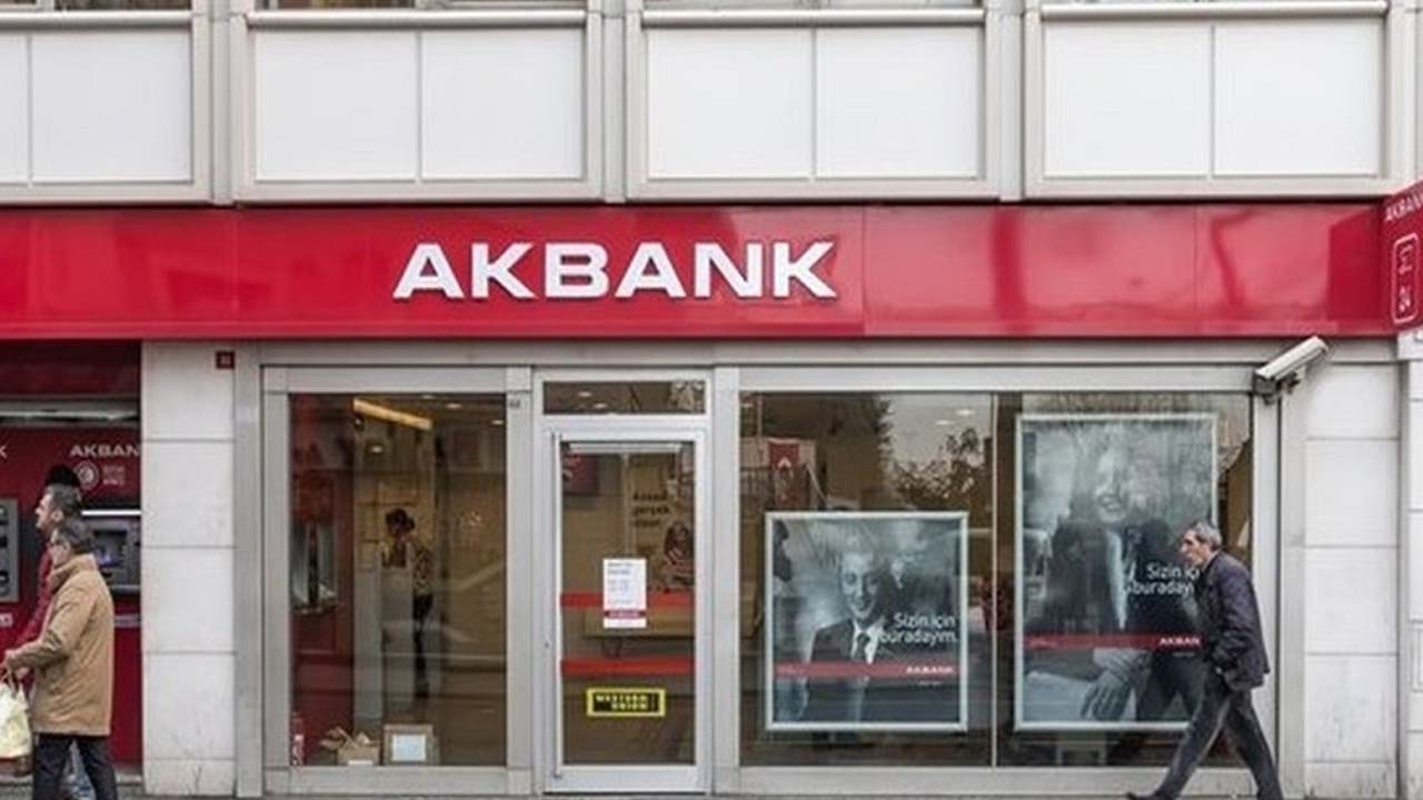 Akbank Anneler Günü için duyurdu: Ücretsiz faydalanabilirsiniz! Yüzlerce kişi…