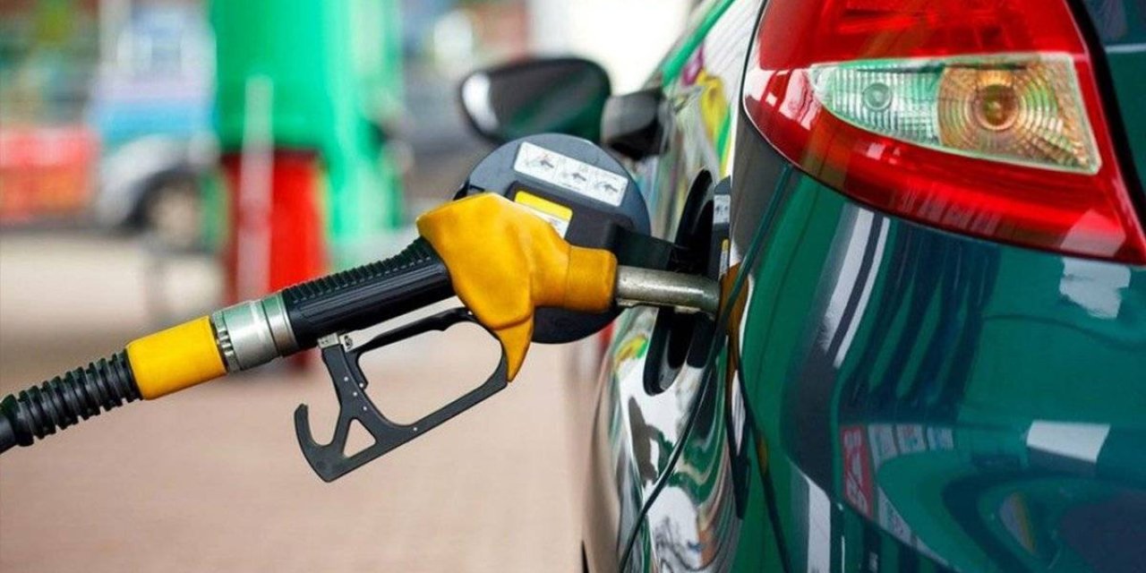 Akaryakıtta indirim rüzgarı bitti, zam fırtınası başlıyor! Gece yarısı olmadan depoyu fulleyin!