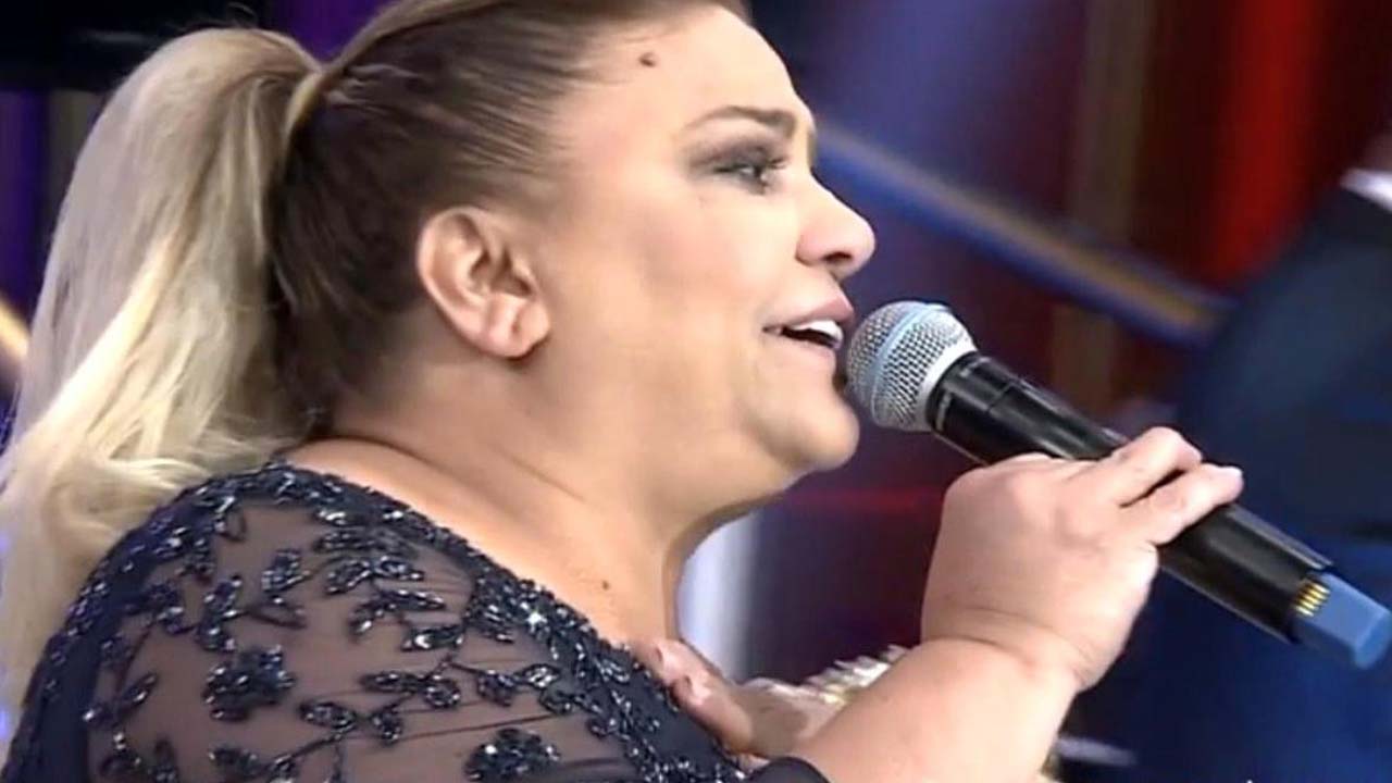 Şarkıcı Kibariye’nin sağlık durumunu Bakan Koca açıkladı: Bilinci…