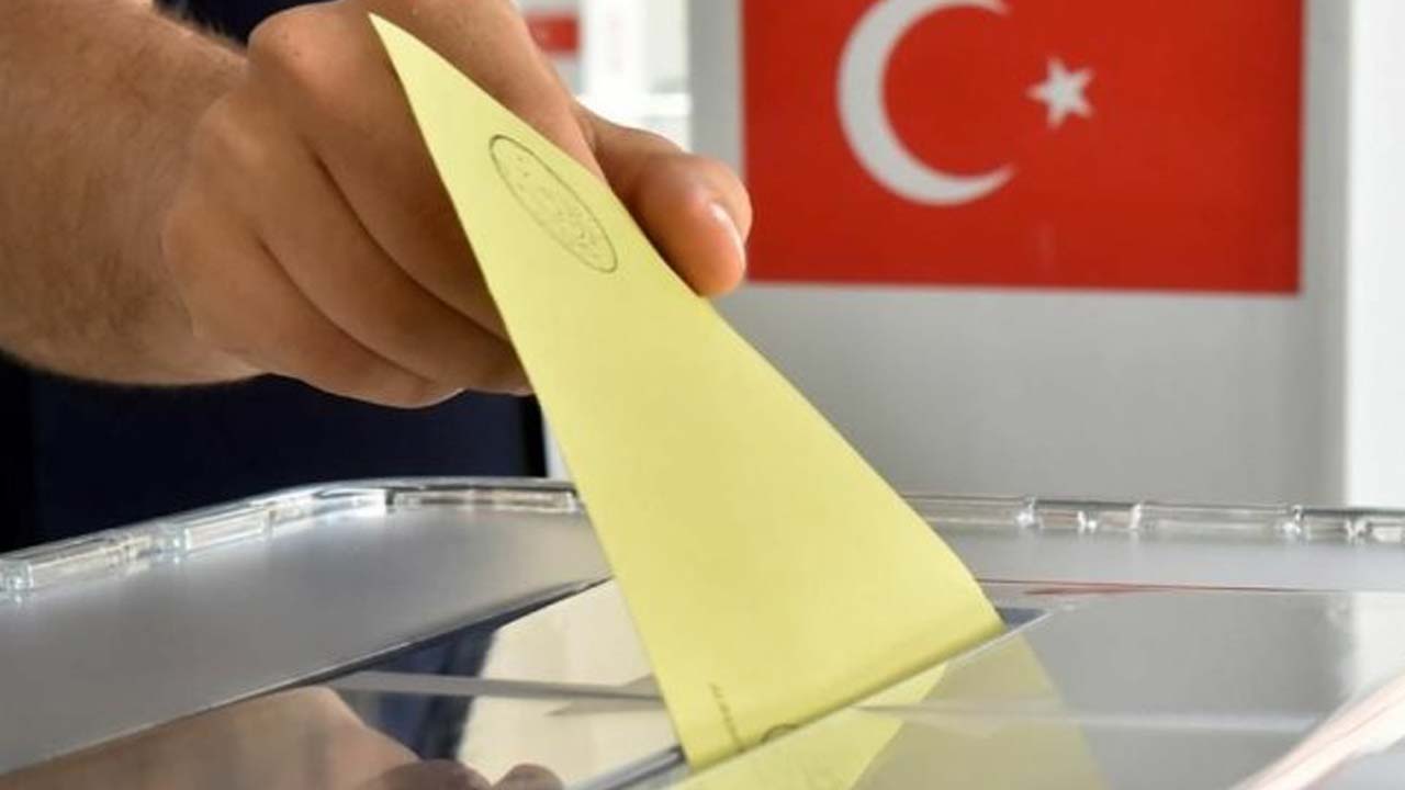 GENÇLER! SANDIĞA SAHİP ÇIKMAK, DEMOKRASİYE SAHİP ÇIKMAK DEMEKTİR…