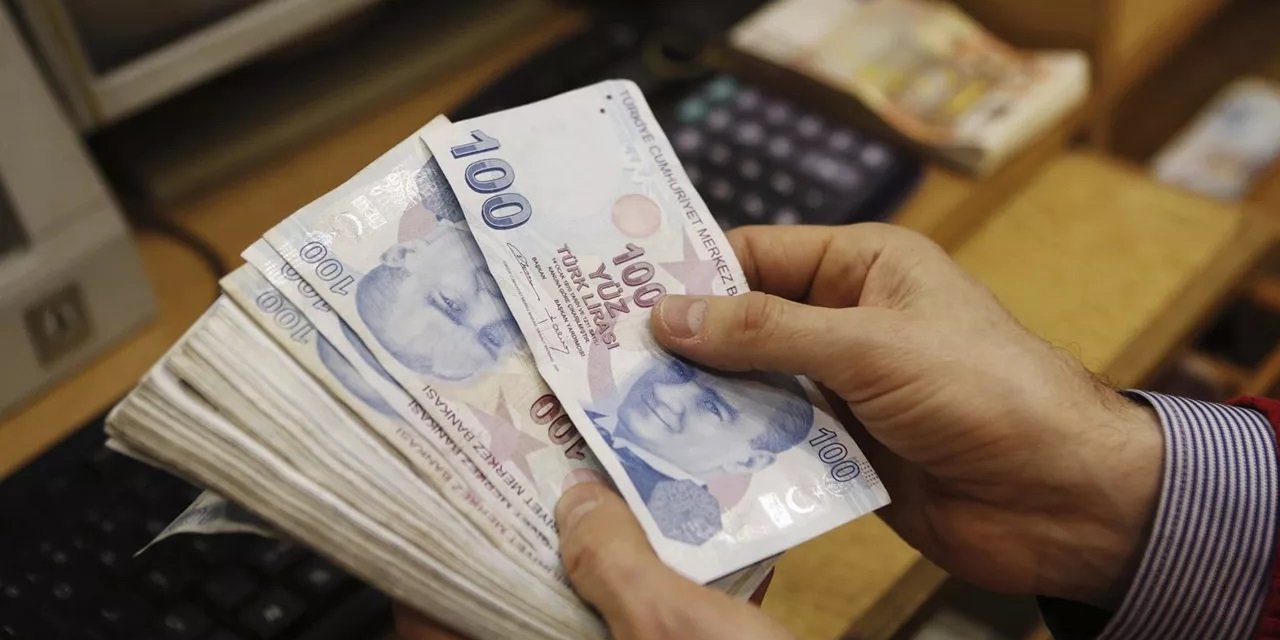 Kamu işçileri zam aldı, Memur-Sen harekete geçti: “Çalışma barışı bozuldu, memura seyyanen zam yapılmalı!”