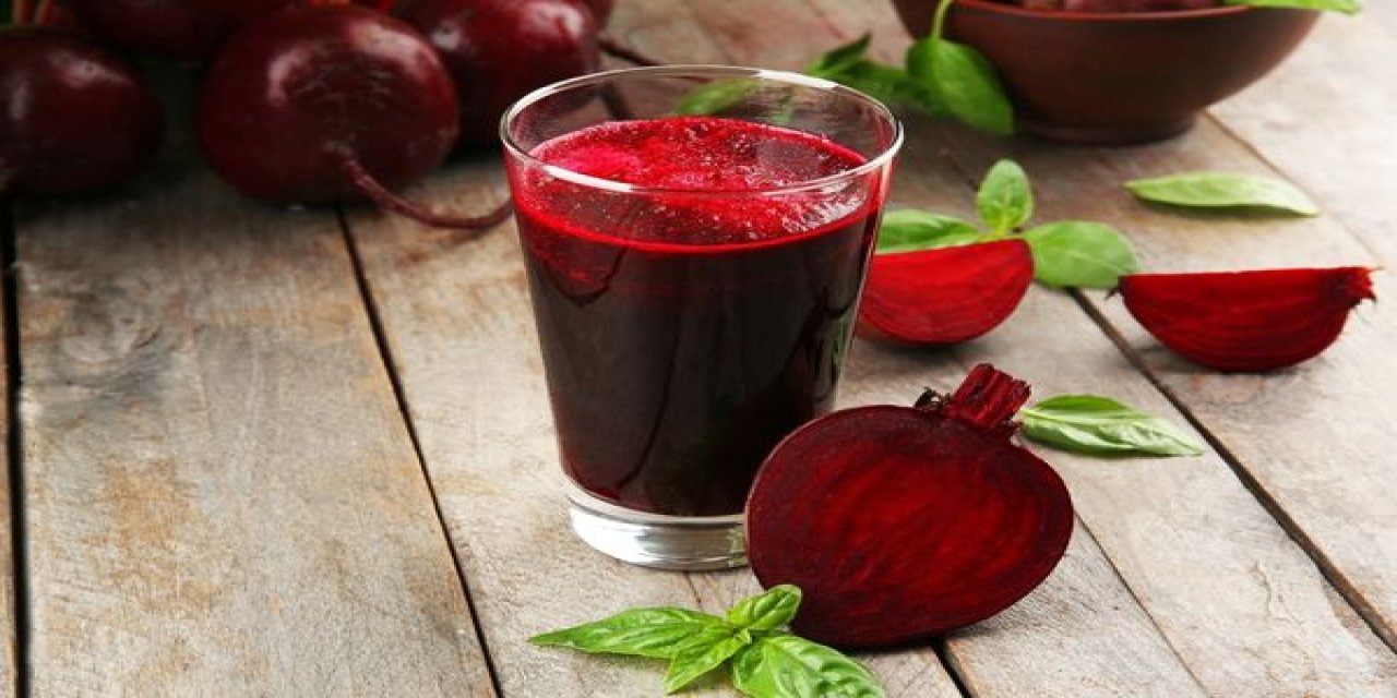 Kalp Krizini bitiren kalbe kan pompalayan mucize içecek! Rengi gibi kırmızı içeceğin mucizesine inanamayacaksınız...