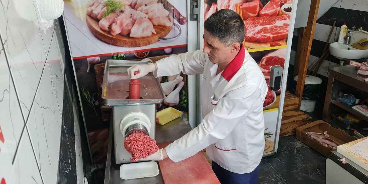 150 TL'lik dev İNDİRİM: 350 TL'ye çıkmıştı işte son durum... Kasaplarda kırmızı etin yeni fiyatı belli oldu!