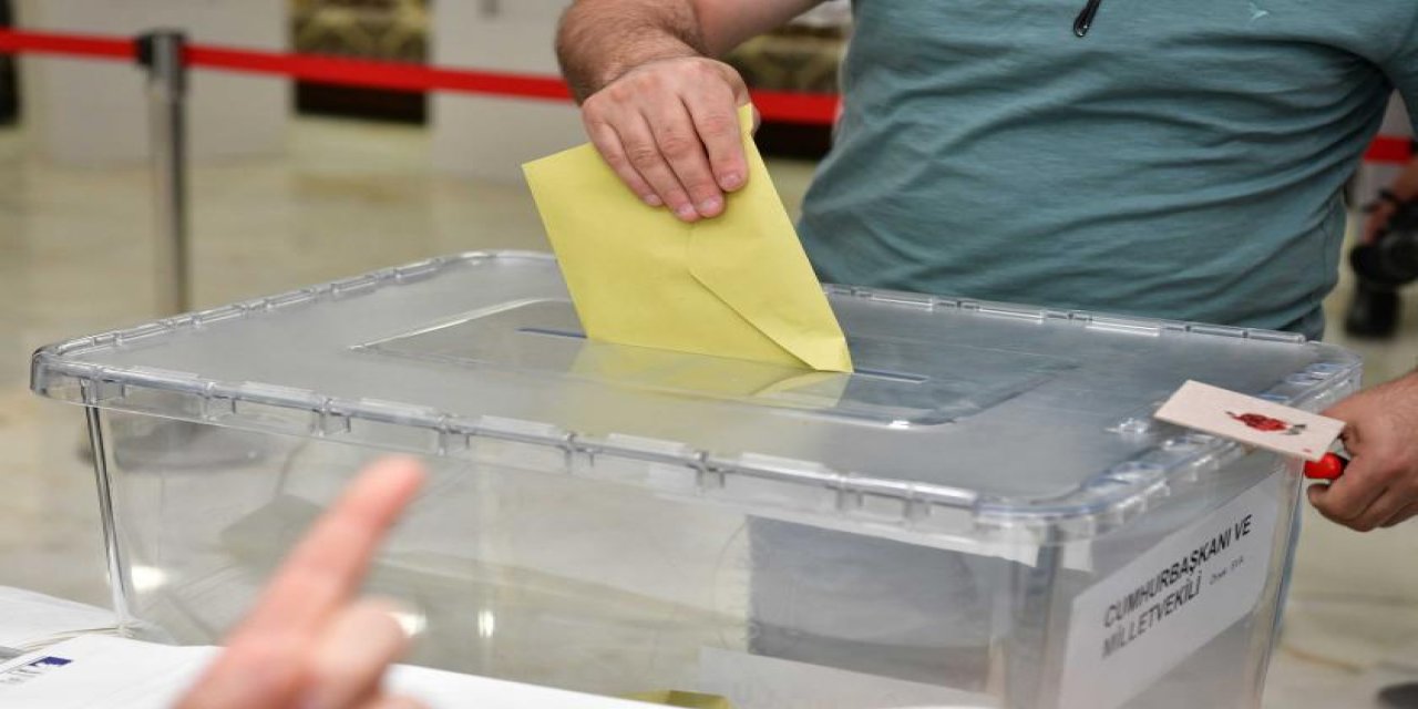 İkinci tur oy verme işlemi başladı! Sınır kapısında seçmenler sandık başında uzun kuyruklar oluşturdu!