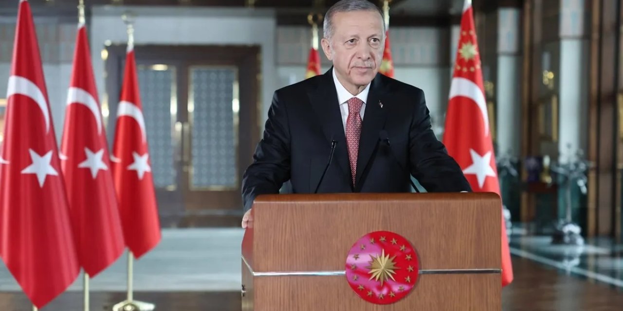 Cumhurbaşkanı Erdoğan bir kez daha gençlere seslendi: Karanlık tabloya aldırış etmeyin!