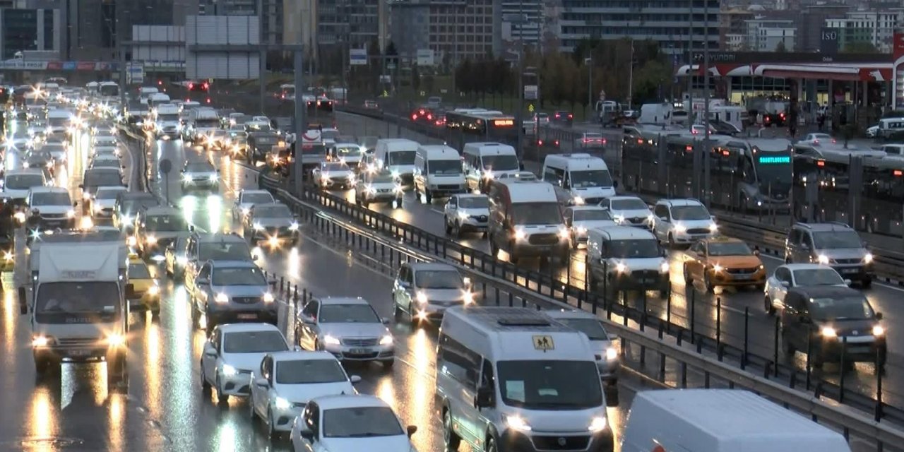 Dışarı çıkmayı düşünenler şokta! İzmir İstanbul, Eskişehir, Ankara, Konya ve bu illerde bugün başlıyor yarın 00:00'a kadar...