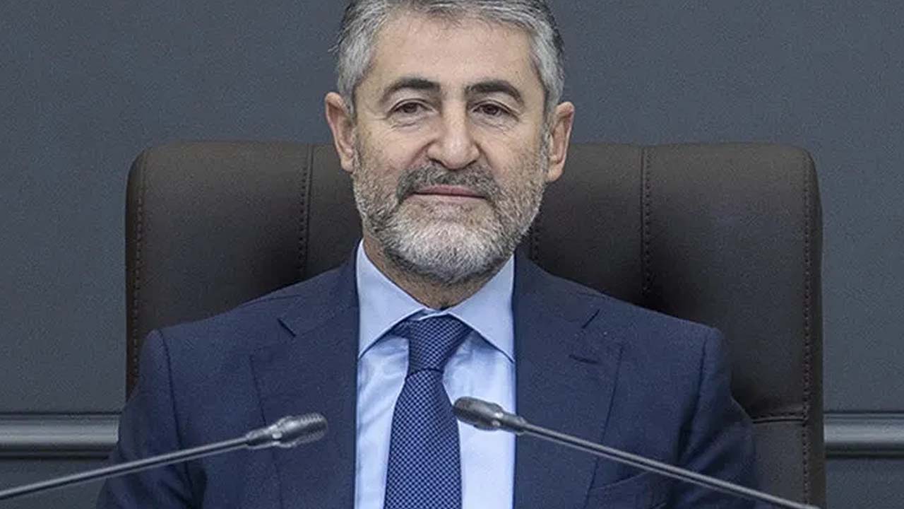 Ankara-İstanbul uçağında yaşanan olaylar ile ilgili açıklama yaptı: Bakan Nebati duyurdu!