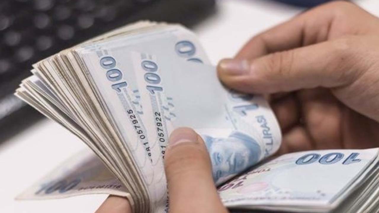 Vatandaşa Halk Kart  desteği: İhtiyaç sahibi vatandaşlar gıda, giysi, kırtasiye ve temizlik gibi temel ihtiyaç ürünleri ...