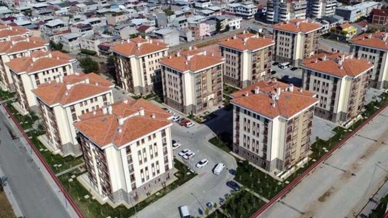25 Yaşın üstü TOKİ’den konut duyurusu: Ev almak isteyenler, 19 Haziran’da başvurular başlıyor! Kura ile satılacak! Aylık ödemesi