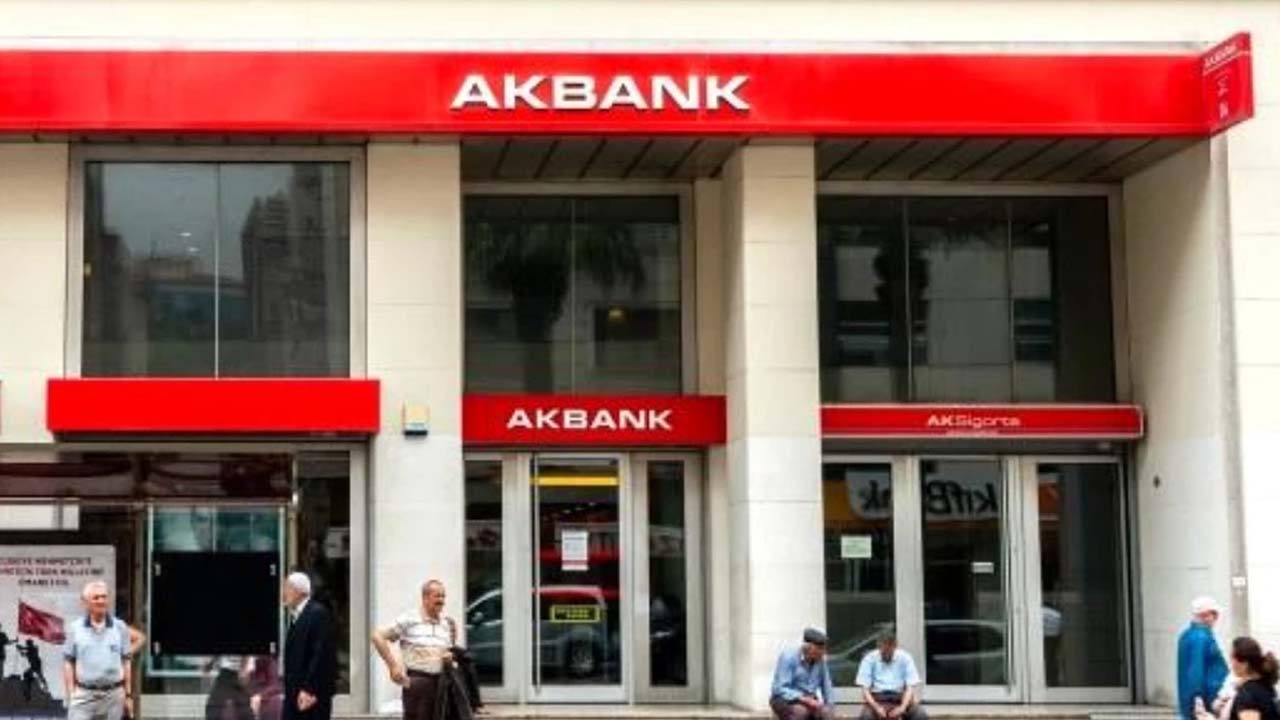 15 Eylül ‘e kadar T.C. kimliğiniz ile şubeye gitmeniz gerekiyor: Akbank’ta hesabı olan tüm vatandaşlara duyuruldu!